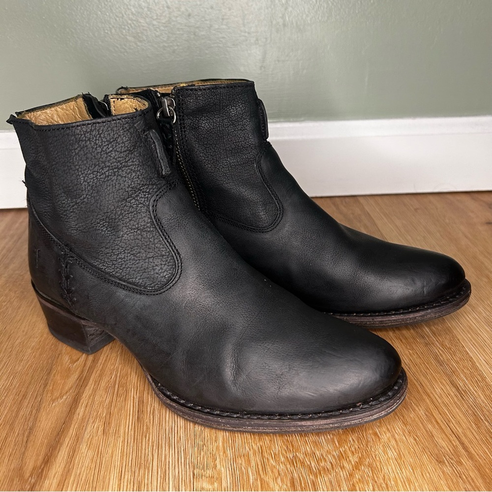 FRYE  Diana Stitch Black Leather Ankle Side Zip Round Toe Boots Women’s 7.5